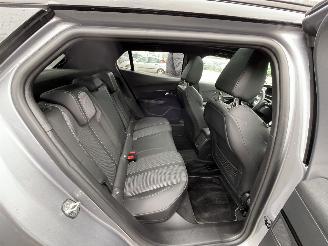 Peugeot e-2008 EV GT 50 kWh picture 9
