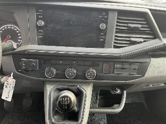 Volkswagen Transporter 2.0 TDI L2H1 28 picture 18