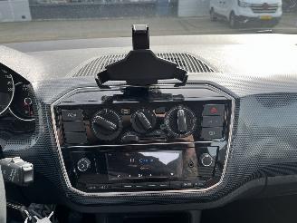 Volkswagen Up! 1.0 picture 19