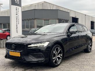 Schadeauto Volvo V-60 2.0 B3 Essential Edition 2024/1