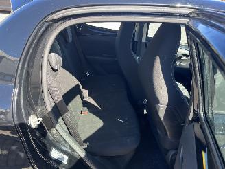 Peugeot 108 1.0 e-VTi Active picture 10