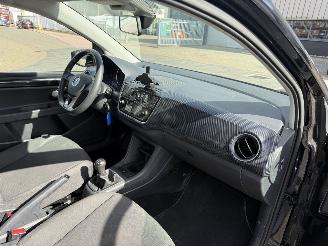 Volkswagen Up! 1.0 picture 16