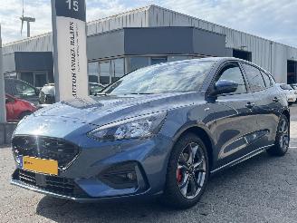 skadebil auto Ford Focus 1.0 EcoBoost Hybrid ST Line X Business 2021/10
