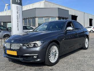 skadebil auto BMW 3-serie 320i Edition Luxury Line Purity Executive 2018/3