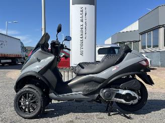 krockskadad bil motor Piaggio MP3 400 LT 2010/11