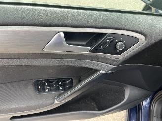 Volkswagen Golf 1.0 TSI Connected Series picture 13