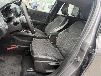 Renault Captur 1.6 E-Tech Hybrid 145 Intens picture 9