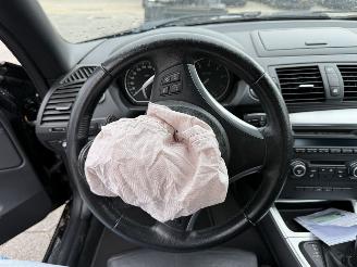 BMW 1-serie Cabrio 120i AUTOM High Executive picture 17