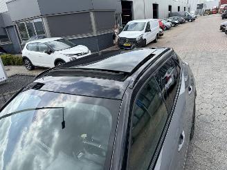 Peugeot e-2008 EV GT 54 kWh picture 8