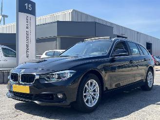 Schadeauto BMW 3-serie Touring 318i High Executive 2019/3