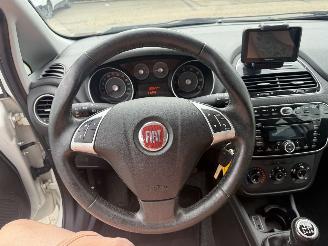 Fiat Punto 0.9 TwinAir Street picture 16