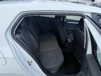 Volkswagen Golf 1.0 eTSI AUTOMAAT 81KW picture 11
