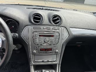 Ford Mondeo 1.6-16V Trend picture 20