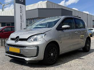Unfallwagen Volkswagen Up! 1.0 BMT move up! 2019/8