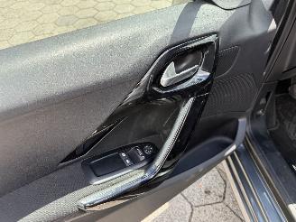 Peugeot 208  picture 8
