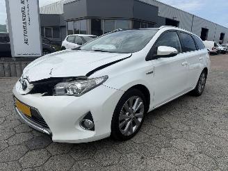 Unfallwagen Toyota Auris Touring Sports 1.8 Hybrid AUTOMAAT 2013/10