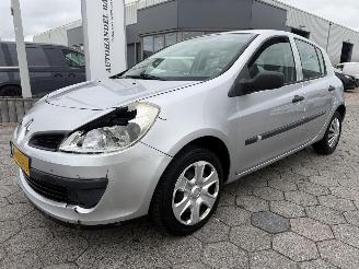 Unfallwagen Renault Clio 1.2-16V Authentique 2007/12