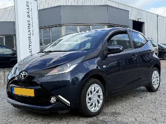 Damaged car Toyota Aygo 1.0 VVT-i x-nav 2018/6