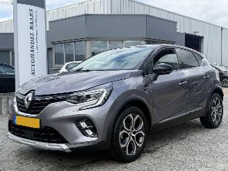 Vaurioauto  passenger cars Renault Captur 1.3 TCe 140 Intens 2021/12