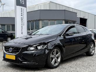 Schadeauto Volvo V-40 1.6 T3 Momentum 2012/8