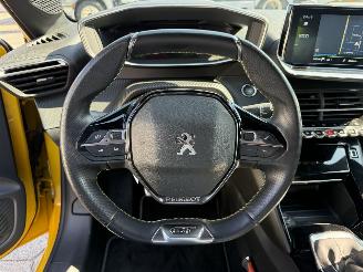 Peugeot 208 1.2 PureTech GT picture 21