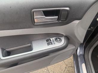 Ford Focus 1.6 Titanium picture 11