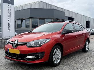 Vaurioauto  passenger cars Renault Mégane Estate Panoramadak 1.2 TCe Limited 2016/6