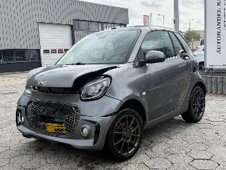 Damaged car Smart Fortwo cabrio EQ BRABUS Comfort PLUS 18 kWh 2021/5