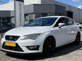 krockskadad bil auto Seat Leon 1.2 TSI FR 2014/6