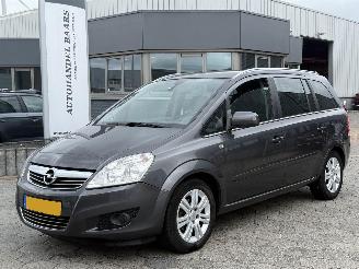 krockskadad bil auto Opel Zafira 1.8 Cosmo 7persoons 2011/6