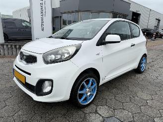Schadeauto Kia Picanto 1.0 CVVT Airco 2012/6