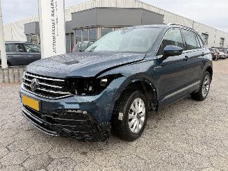 Schadeauto Volkswagen Tiguan 1.5 TSI R-Line Business 2023/8