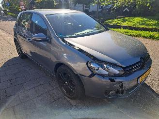 krockskadad bil auto Volkswagen Golf 1.4TSI automaat highline 2012/3