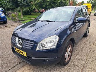 krockskadad bil auto Nissan Qashqai 2.0i tekna 2007/6