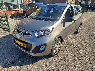 Schadeauto Kia Picanto 1.0 i 2012/9