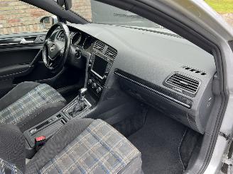 Volkswagen e-Golf  picture 3