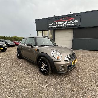 Unfallwagen Mini One 1.6 One Business Line AIRCO 2011/8