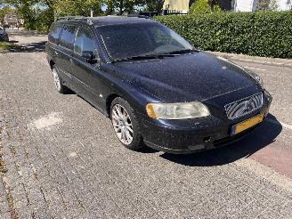 krockskadad bil auto Volvo V-70 2.4-20V 2005/12