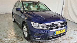 uszkodzony samochody osobowe Volkswagen Tiguan 1.4 TSI ACT Comfortline Business 2018/4