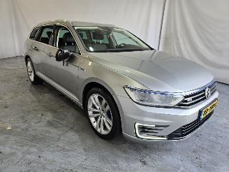 Voiture accidenté Volkswagen Passat 1.4 T. GTE C.S. Pl. 2016/12