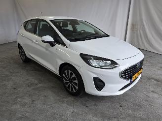 damaged passenger cars Ford Fiesta 1.0 EcoBoost Hybrid Titanium 2023/1