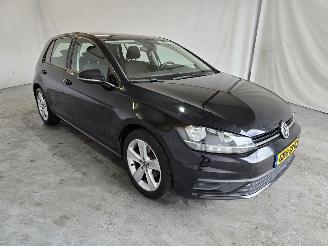 Vaurioauto  passenger cars Volkswagen Golf 1.0 TSI Comfortline 2019/4