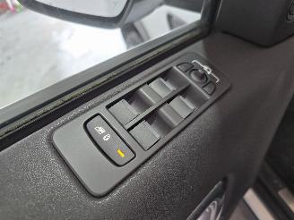 Land Rover Discovery Sport 2.0 TD4 HSE picture 23