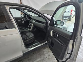Land Rover Discovery Sport 2.0 TD4 HSE picture 12
