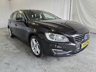 Schadeauto Volvo V-60 2.4 D6 AWD Plug-In Hybrid Summum 2013/8