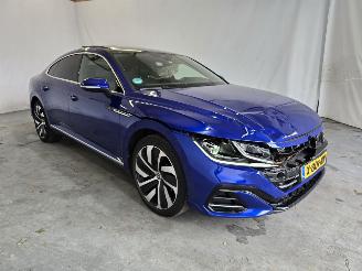 Vaurioauto  passenger cars Volkswagen Arteon 1.4 TSI eHy R Bns+ 2022/4