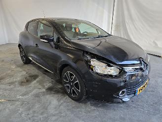 krockskadad bil auto Renault Clio 0.9 TCe Dynamique 2013/6