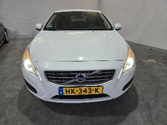 Volvo V-60 2.4 D5 Summum picture 2