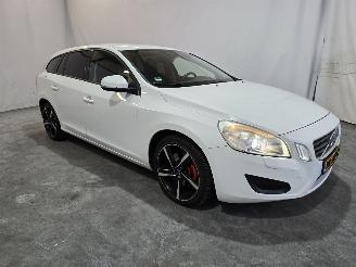 krockskadad bil auto Volvo V-60 2.4 D5 Summum 2012/3