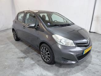 Schadeauto Toyota Yaris 1.3 VVT-i Now 2014/5